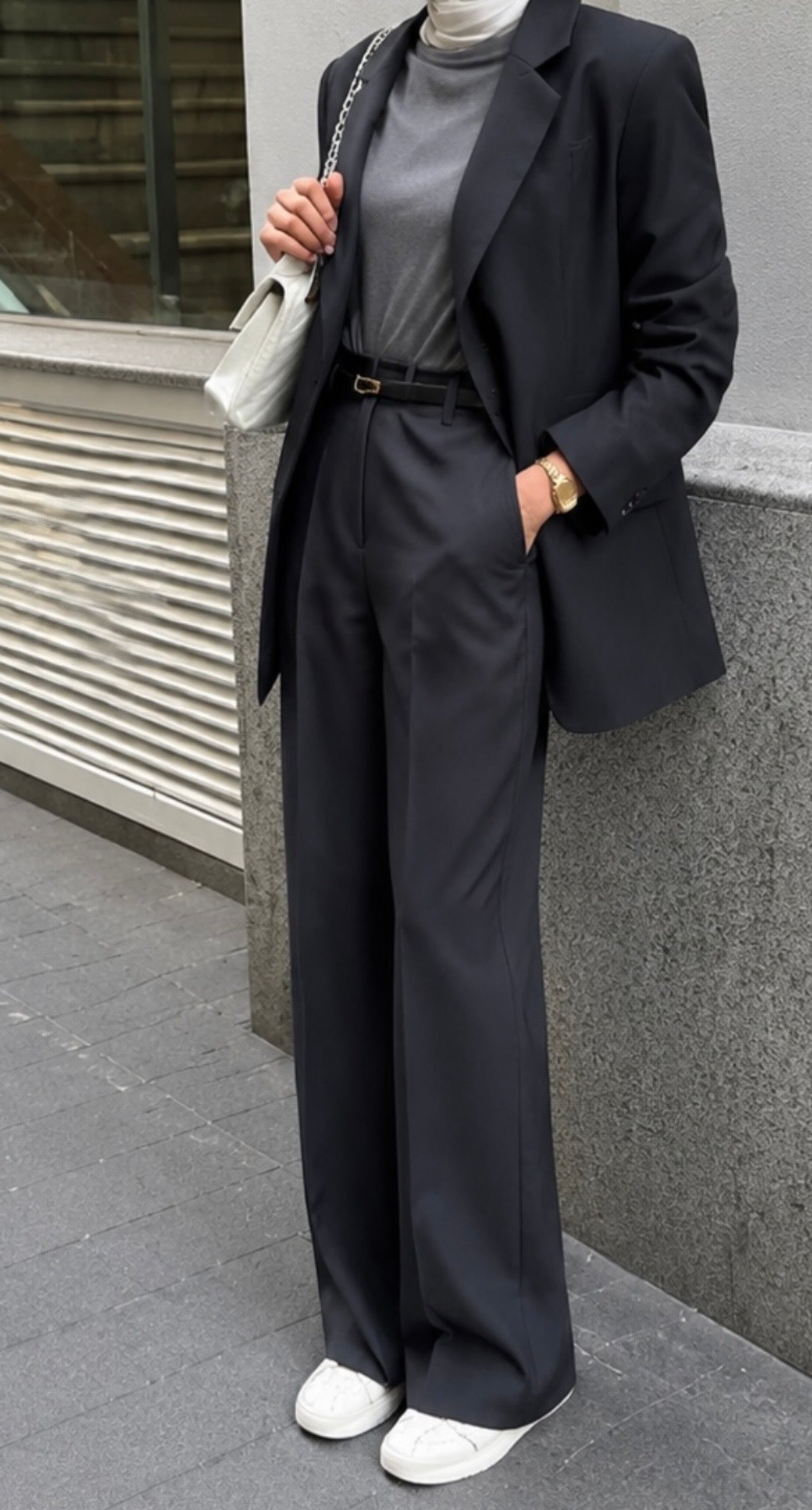Tailored Two-Piece Suit – Charcoal Grey